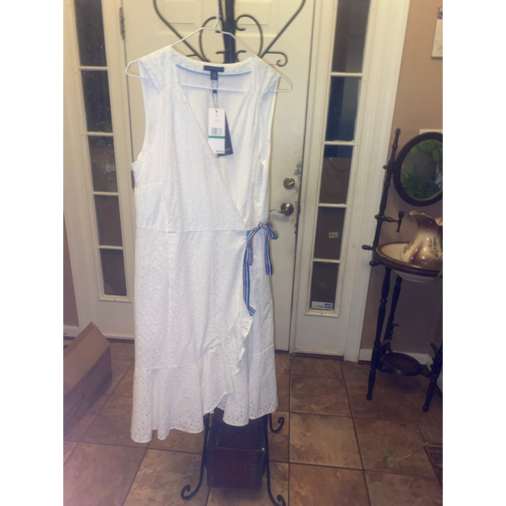 Women'Tommy Hilfiger White Eyelet wrap dress Sze L